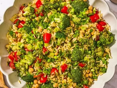 Refreshing Orzo Salad with Broccoli and Chickpeas: A Quick and Healthy Meal