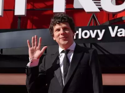 Jesse Eisenberg's Disassociation with Mark Zuckerberg and Social Media