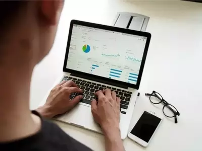 Palantir Stock Performance and Analyst Sentiment