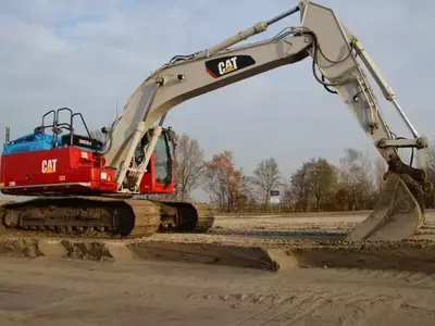 Caterpillar's Strategic Capital Returns: Dividends and Buybacks Impacting Tax Efficiency