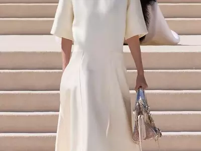 Balenciaga's Reimagined City Bags Sparkle on the Couture Runway