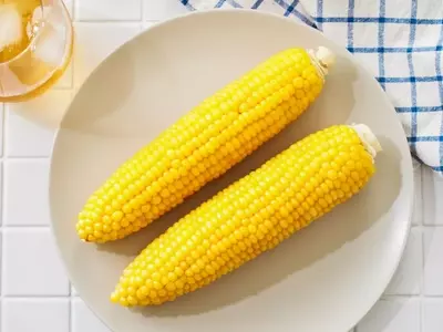 The Culinary Consensus: Chefs Endorse Boiling as the Superior Method for Preparing Corn on the Cob