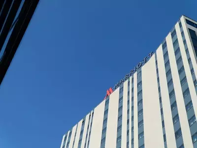 Cramer's Insight: Marriott Vacations vs. Marriott Hotels - A Long-Term Investment Perspective