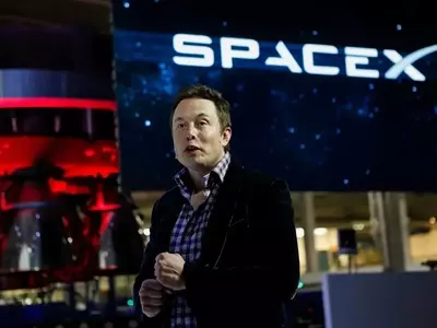 Hedge Fund Manager Compares SpaceX to Dogecoin, Cautions Investors