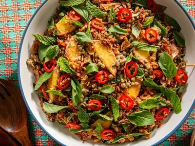 Refreshing Lentil and Peach Salad with Zesty Lemongrass Dressing