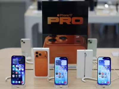 Smartphone Market Faces Historic Decline Amid AI Memory Shortage