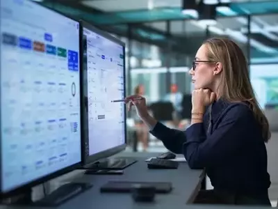 Tech Sector Pullback Gains Momentum