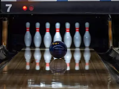 Lucky Strike Entertainment: A Deep Dive into Market Challenges and Financial Outlook