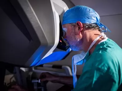 Intuitive Surgical (ISRG): Overcoming Market Headwinds and Poised for Growth