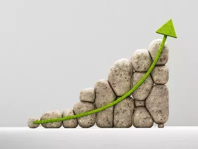 Top Dividend Stocks for July: Opportunities Amidst Economic Shifts