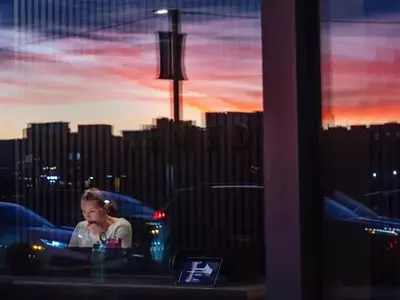 Balancing AI Use: Maintaining Human Skills in the Workplace