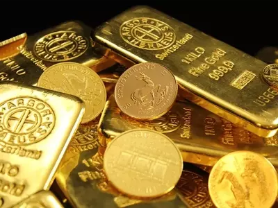 Gold Prices Steady Above $4,000 Amidst Mideast Diplomacy and Fed Speculation