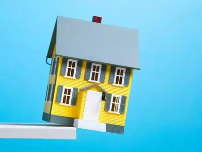 The Housing Market: A Looming Recession Warning