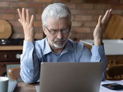 Elderly Man's Retirement Fund Dwindles Rapidly: Expert Advice for Financial Recovery