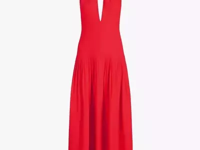 Perfect Beach Wedding Guest Attire:  Stylish Dresses for Coastal Celebrations