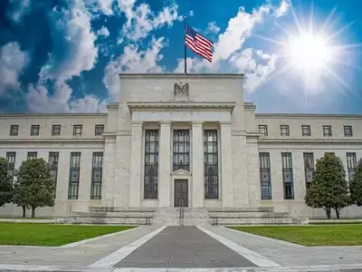 The Federal Reserve's Interest Rate Policy: Following the Market, Not Leading