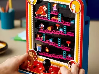 Lego and Nintendo Unveil Interactive Donkey Kong Arcade Set