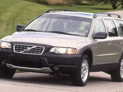 2001 Volvo V70 Cross Country: A Wagon Embodying SUV Appeal
