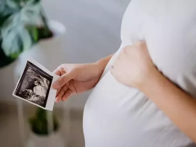 Navigating Social Media Etiquette: A Mother-Daughter Conflict Over Ultrasound Photos