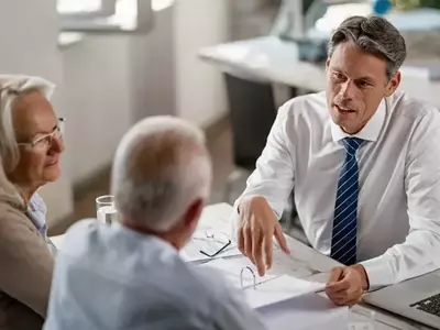 Navigating Retirement Savings: Roth IRA vs. Traditional IRA