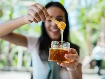 Debunking the Honey Allergy Myth: Expert Insights on Seasonal Relief