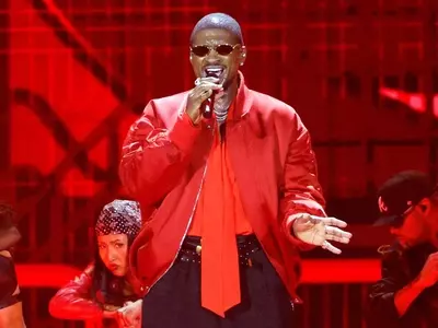 Usher's Concert Incident: Fan Rejection and Online Reactions