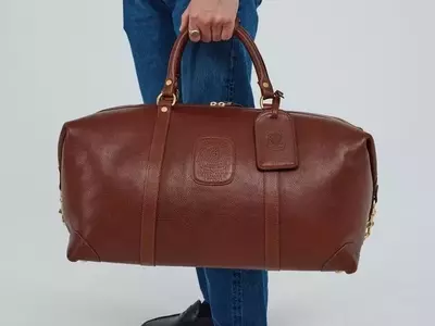 The Ultimate Guide to Premium Leather Duffel Bags for Discerning Travelers