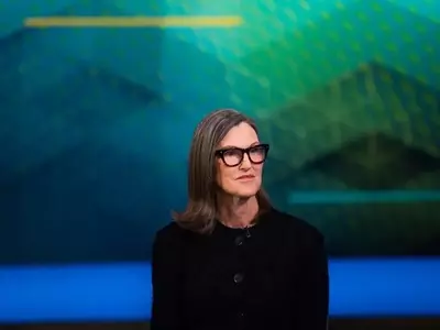 Cathie Wood's Strategic Divestment from Snowflake Amid Tech Stock Rally