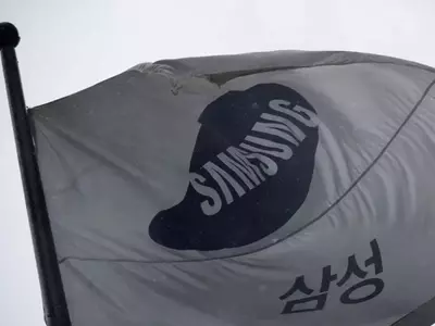 Samsung Investors Demand Share Buyback and Bonus Limits Amidst Stock Decline