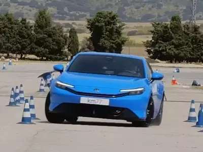 Honda Prelude Excels in Emergency Maneuver Test