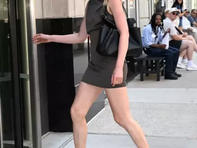 Sarah Pidgeon's Emmy Style: A Modern Nod to Carolyn Bessette Kennedy's Minimalism