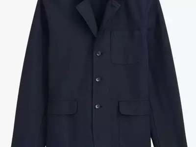 The Ultimate Guide to Men's Travel Blazers: Style, Comfort, and Durability on the Go