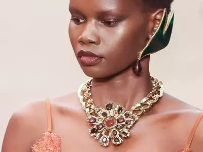 The Dominance of Oversized Earrings: A Fashion Resurgence