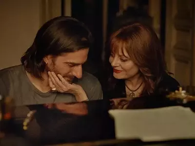 A Review of 'The Echo Chamber': A Single-Location Romance Starring Marinelli, Vikander, and Sarandon