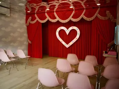 Sure Thing Chapel: A Quirky New York City Wedding Experience