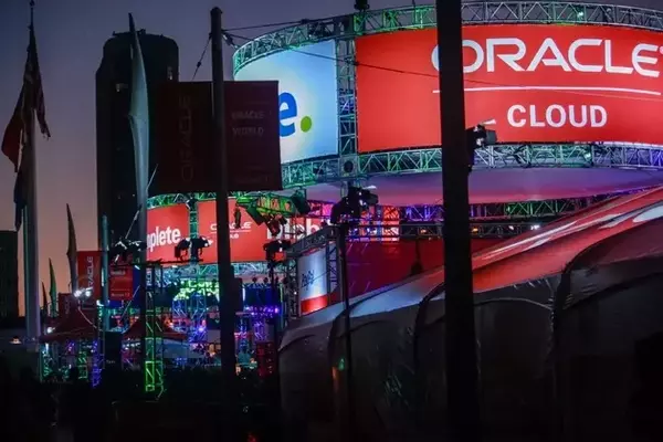 Oracle's Debt Strategy: A Potential Replay of 2008 Financial Crisis Dynamics?