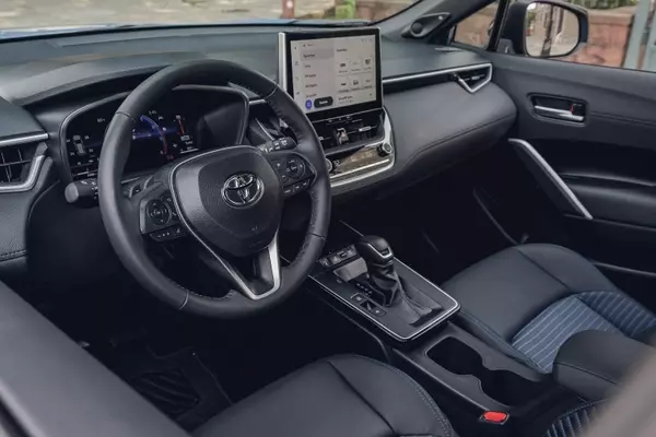 2026 Toyota Corolla Cross Hybrid: Interior Insights